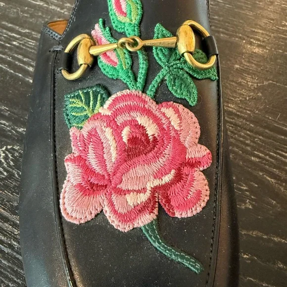 Gucci Black Floral Embroidered Mules - Picture 6 of 9